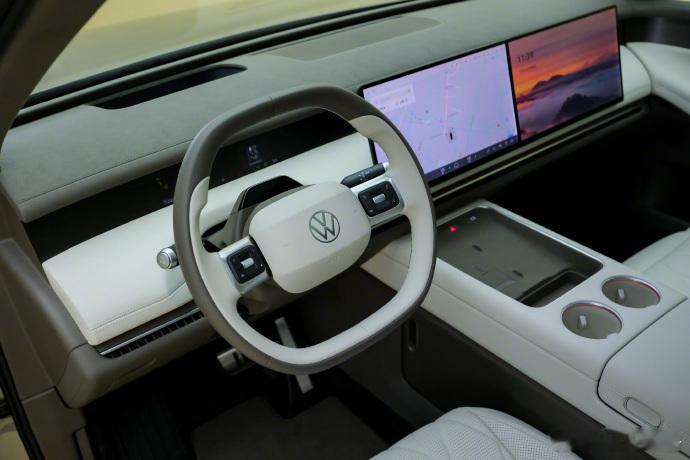 大众9X首发MomentaR7世界模型3月16日，上汽大众ID.ERA技术发布会