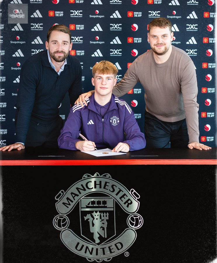 【正式入魔】曼联正式签下原德比郡16岁门将查理哈迪。mufcyouth