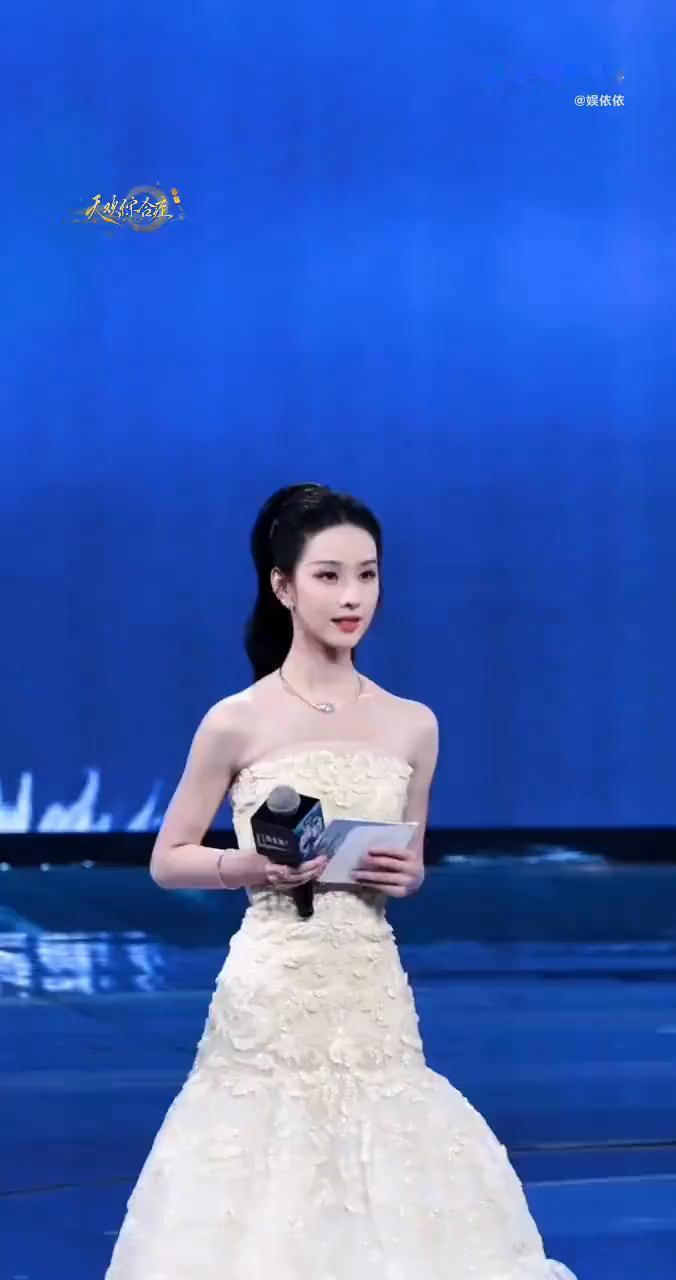 ·1、I'm under everybody there。
·2、I'm und