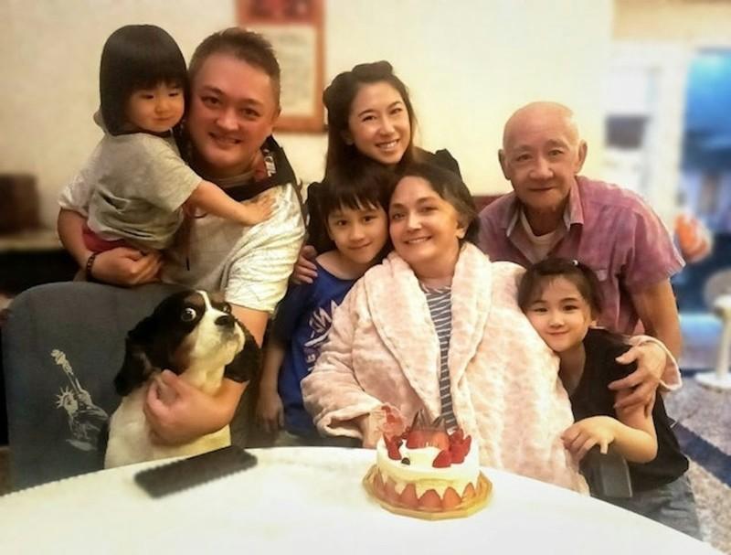 施明生前最后受访公开遗愿，提到长子痴缠阿娇被全网嘲笑双眼通红
1977年施明跟李