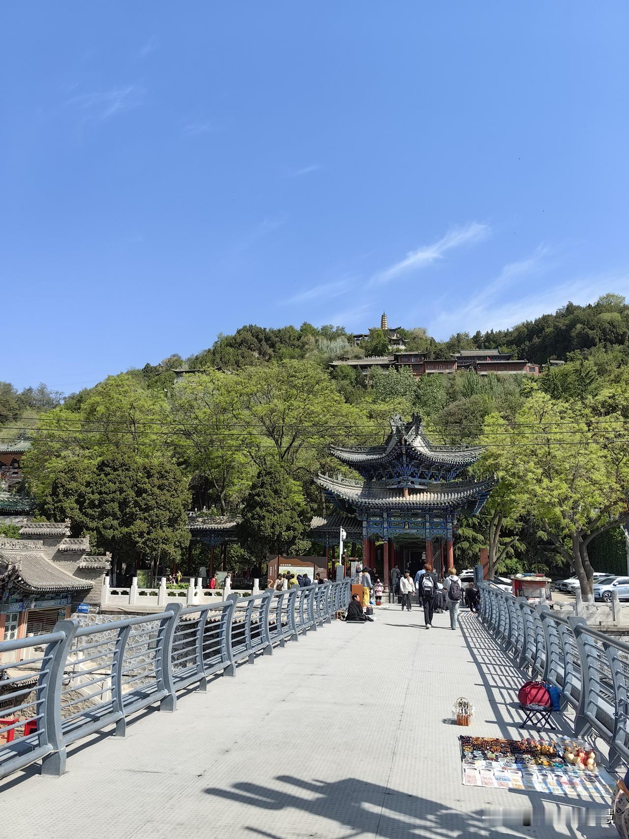 哪里的石展比较好现在没有不花钱的石展了，如果有人办石展不让参展人掏钱的话那就是最