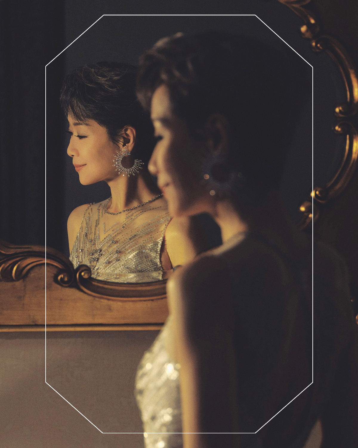 焕发华美光芒，抒写翩然雅韵。 