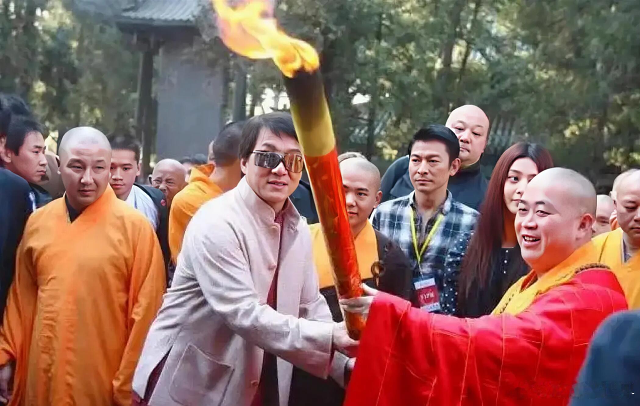 这个算不算魔咒好像除了佳能，格力空调还活着，他碰啥啥不行，三菱，开迪汽车，劲隆摩