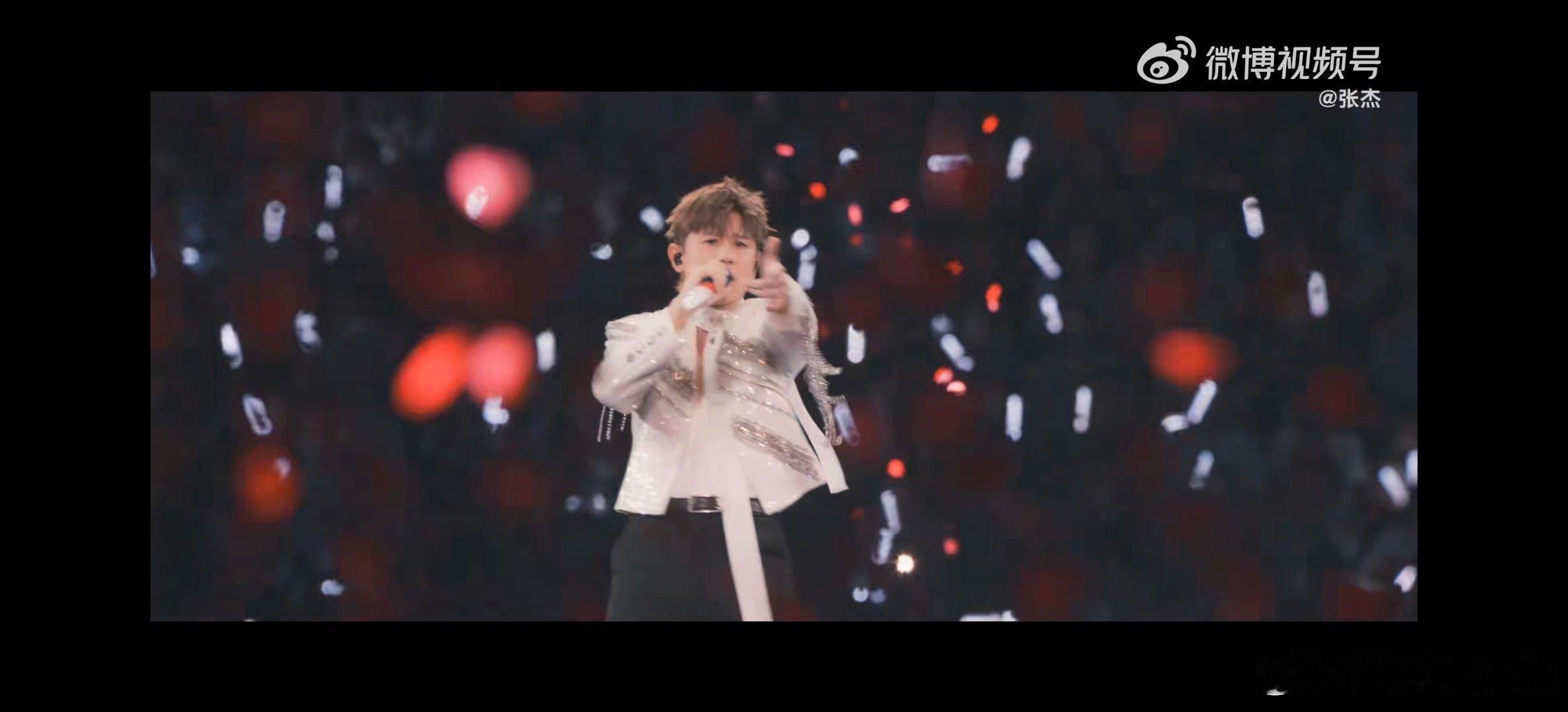 张杰演唱会九场高光回顾 张杰未LIVE巡回演唱会九场巡演圆满落幕，每一场都精心打