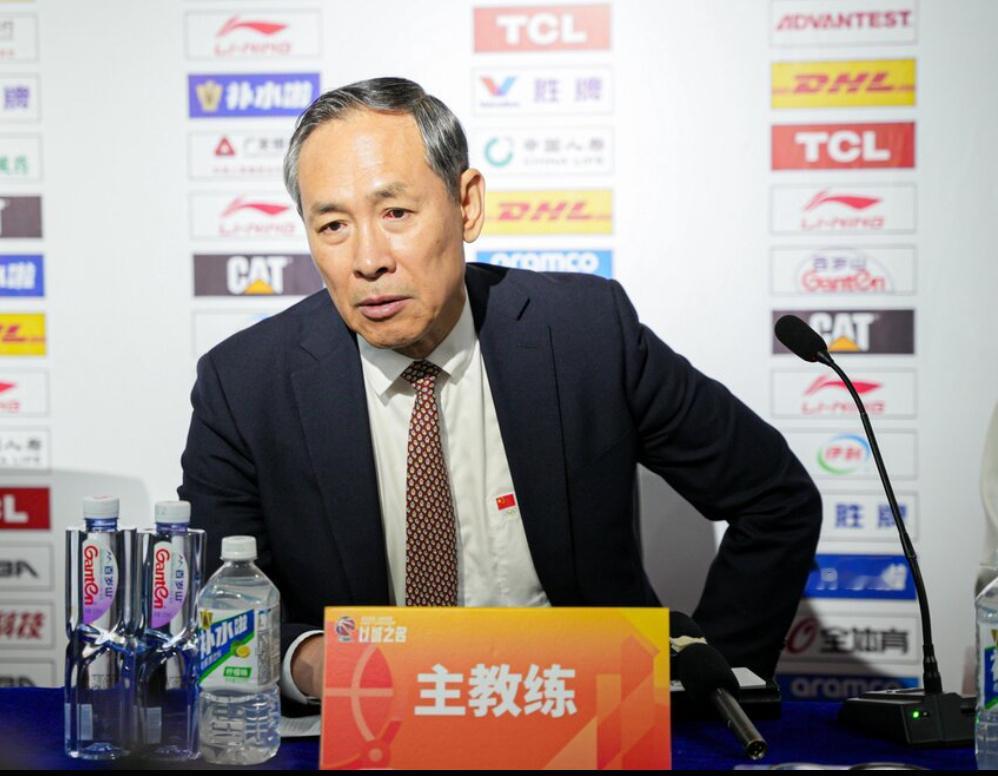 北京首钢福建男篮vs北京男篮北京男篮七连胜 北京男篮26分大胜福建，取得开赛七连