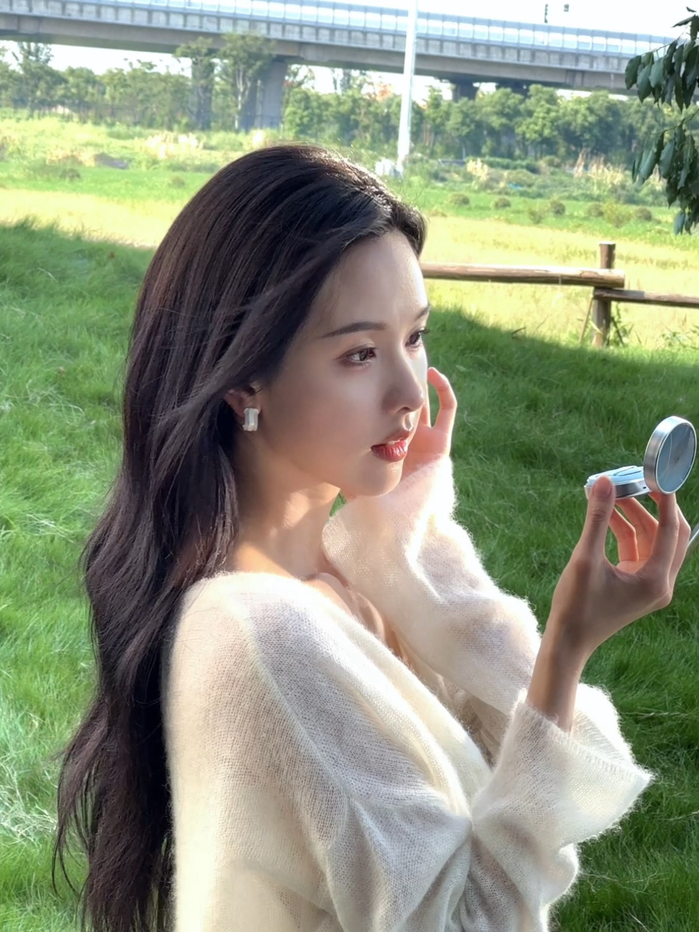 陈都灵  在复制粘贴的时代，你是手写的诗