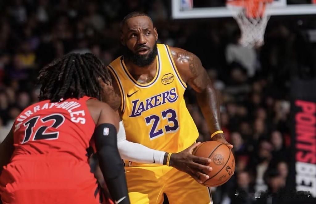 得分上双纪录中断，詹姆斯刷不动了！
全场比赛，詹姆斯上场35分58秒，投篮出手1