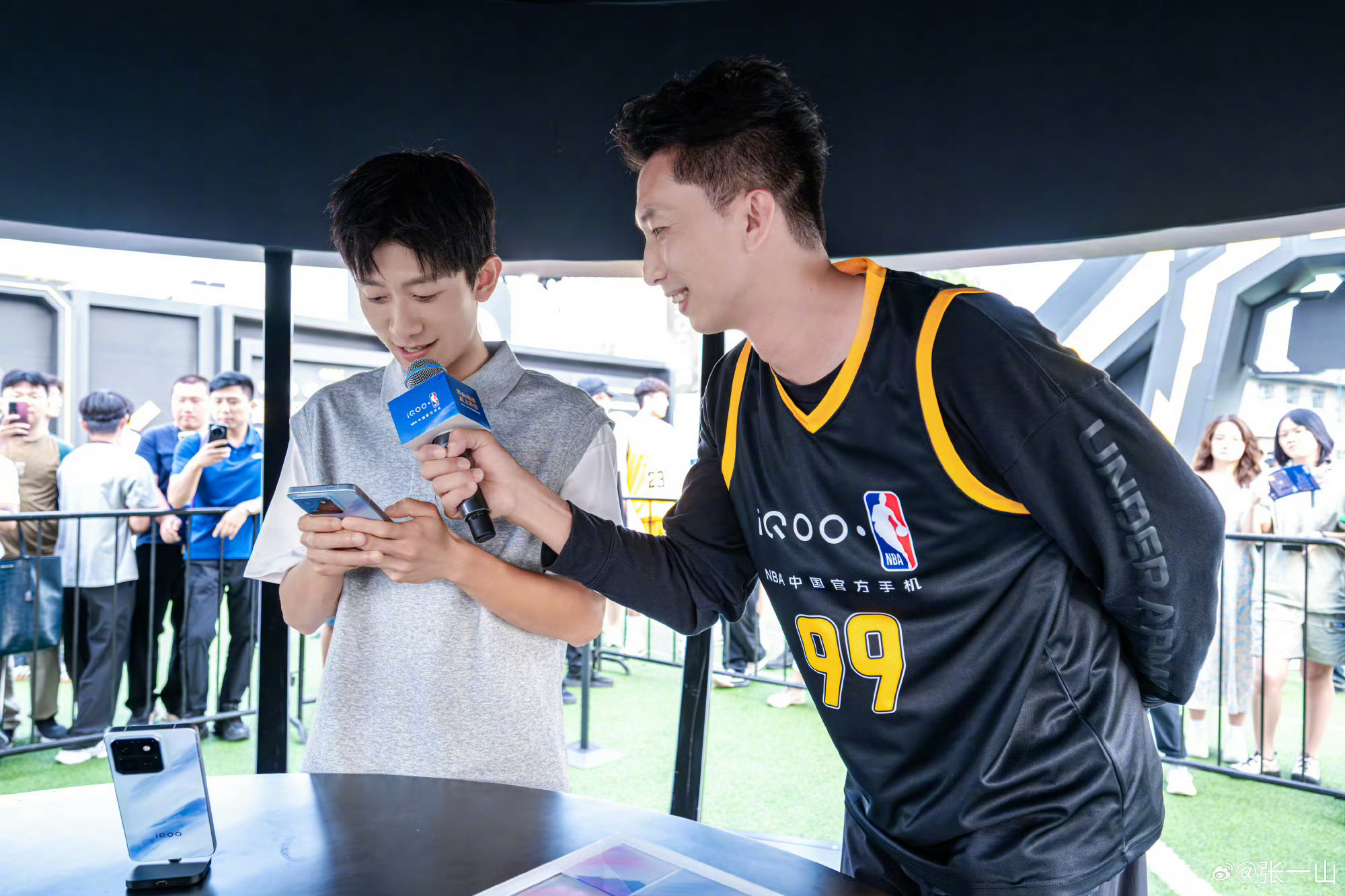 iQOOxNBA高校篮球赛预判成功！孙悦空降现场太惊喜！第四届iQOO×NBA高