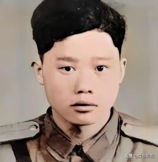 1951年1月28日，志愿军战士潘天炎因为生理需要去附近的草丛解决，却意外发现阵