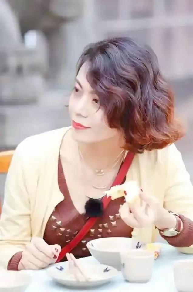 复旦大学陈果说：“余生不要和任何人争辩，哪怕别人说一加一等于七，你都要笑着说是对