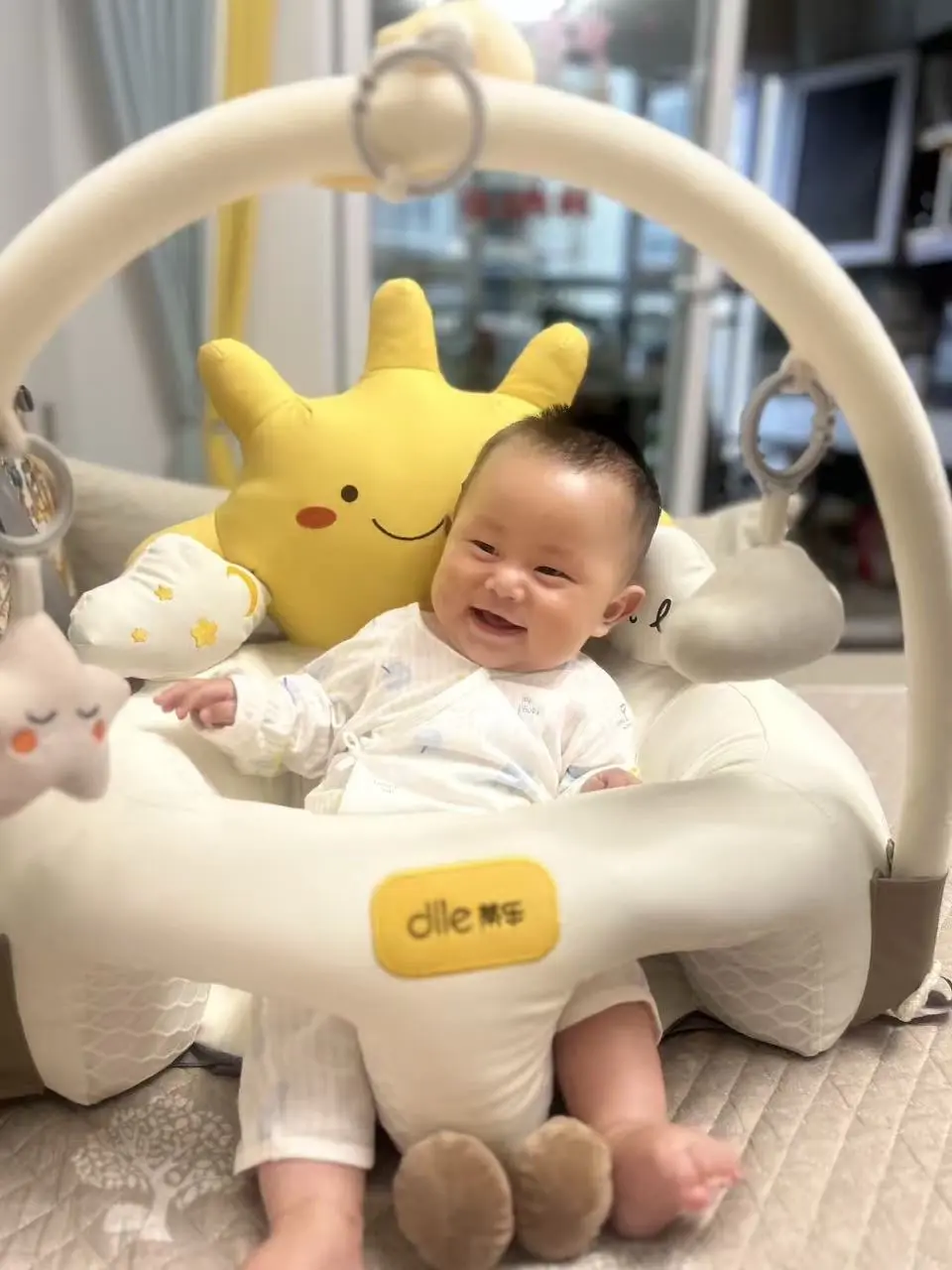 谁能拒绝笑起来像春天的宝宝！