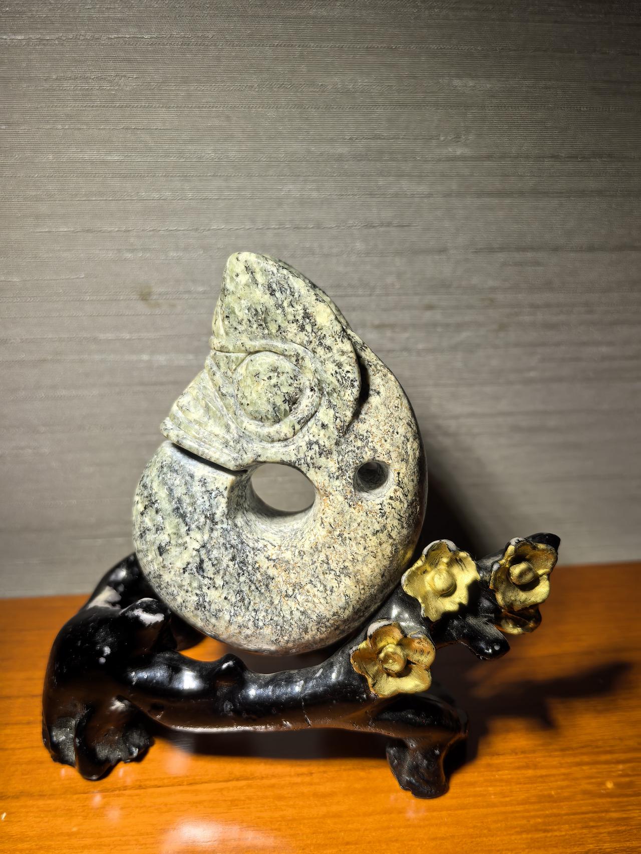 嘉靖四十年，极寒。蓟州长城外朔风割人，戍边将士铠甲满霜。参将李定国伫立箭楼，远处