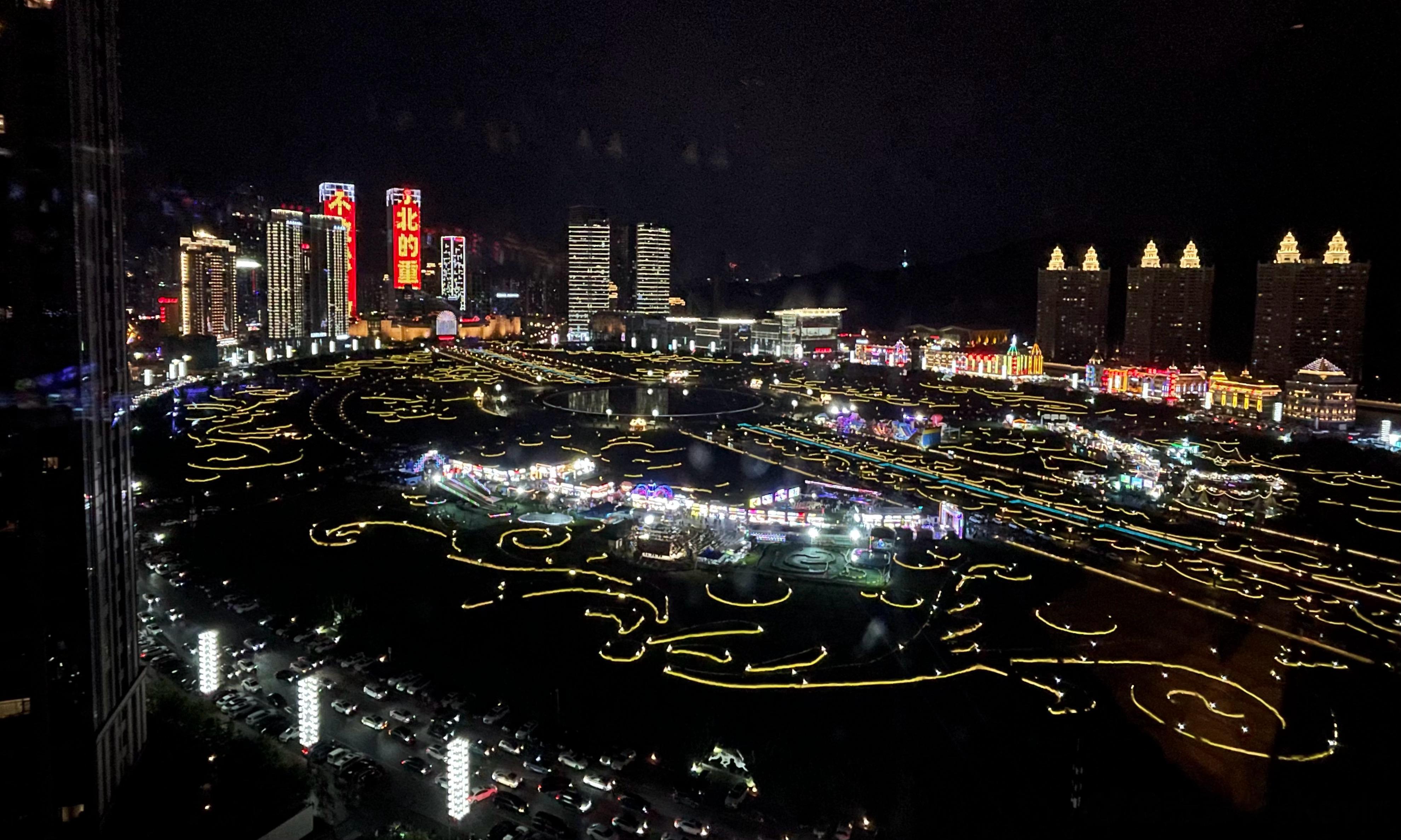 我想问一下啊，为啥东北这边很多车一上高速就开远光？前面有车大家也不关，就这么也互