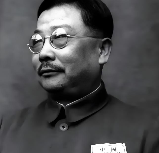 1943年，背负两百多条人命的中统大特务缪庄林潜回延安，跪在李克农的窑洞外自首。
