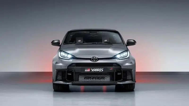 丰田GR Yaris迎来了一个重要的更新，即引入了自动挡车型，并搭载了1.6T三