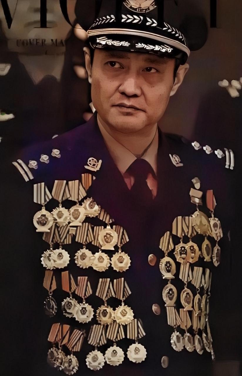 1999年9月11日，警官程鹏正在兰州火车站巡逻，突然发现两名女子嘴唇干裂，却不