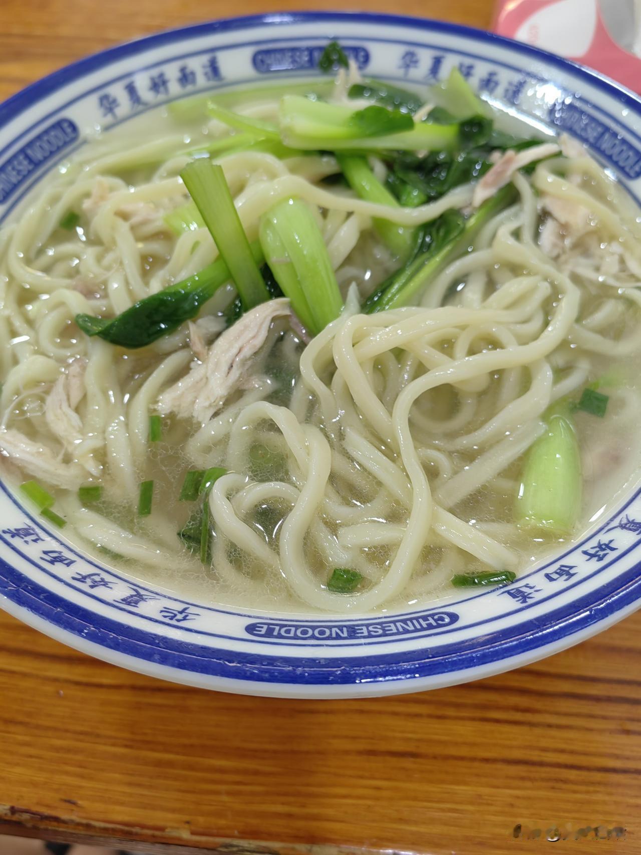 短期内，大家真不要太把人工智能当回事，比如欧派灯具算是大品牌了，家里卫生间装的欧