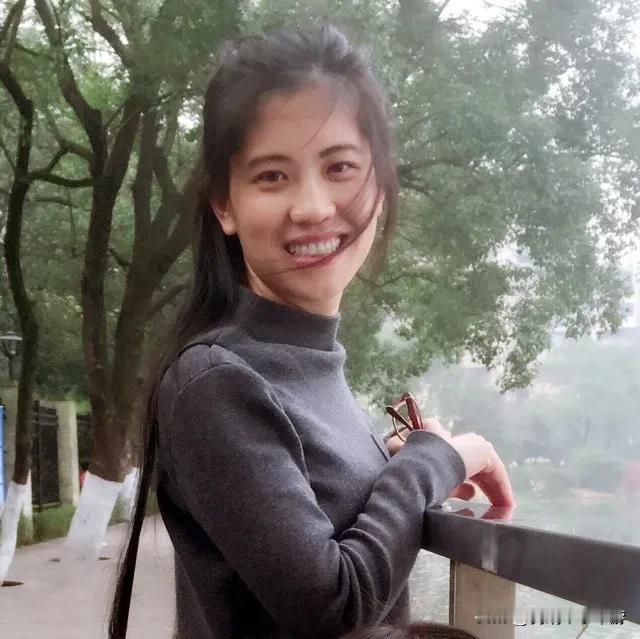 上联：风吹东南西北，求下联