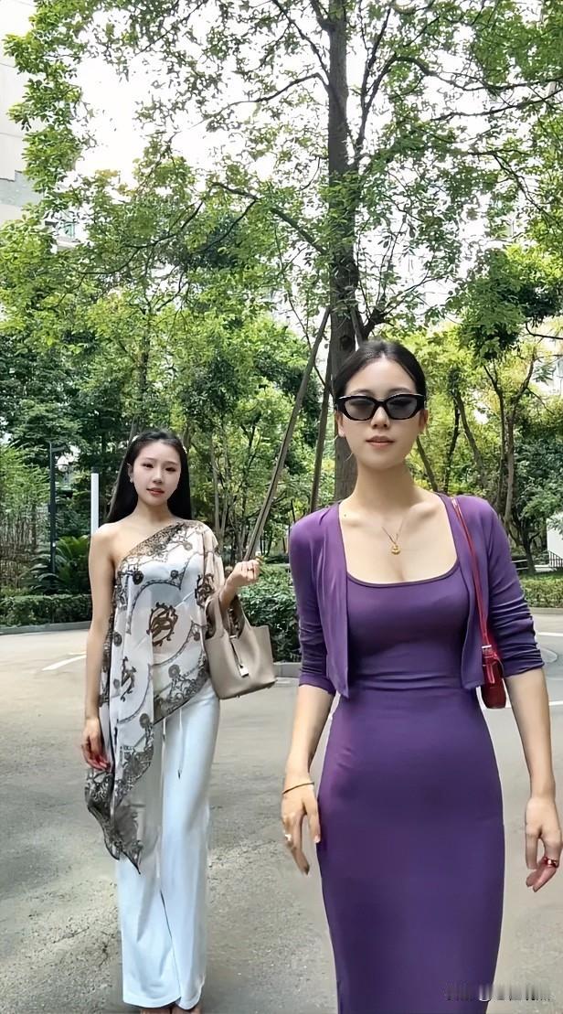 没人约，只能和闺蜜逛公园！两姐妹好久不聚 分享绝美街拍瞬间 人像摄影,如何表现御
