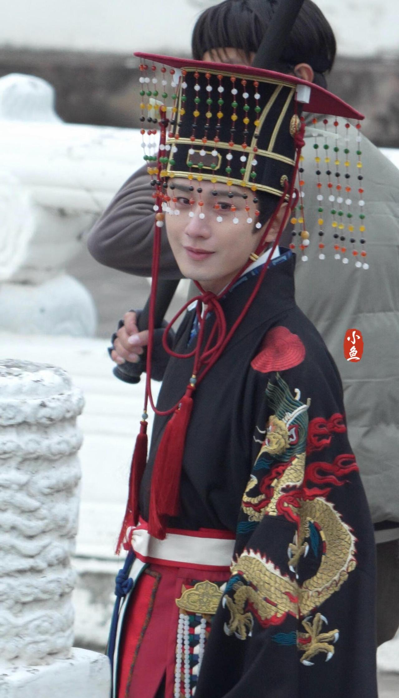 @成毅  以精准演绎，刻画一代帝王在权谋与道义、责任与情感间的挣扎与成长。大家一