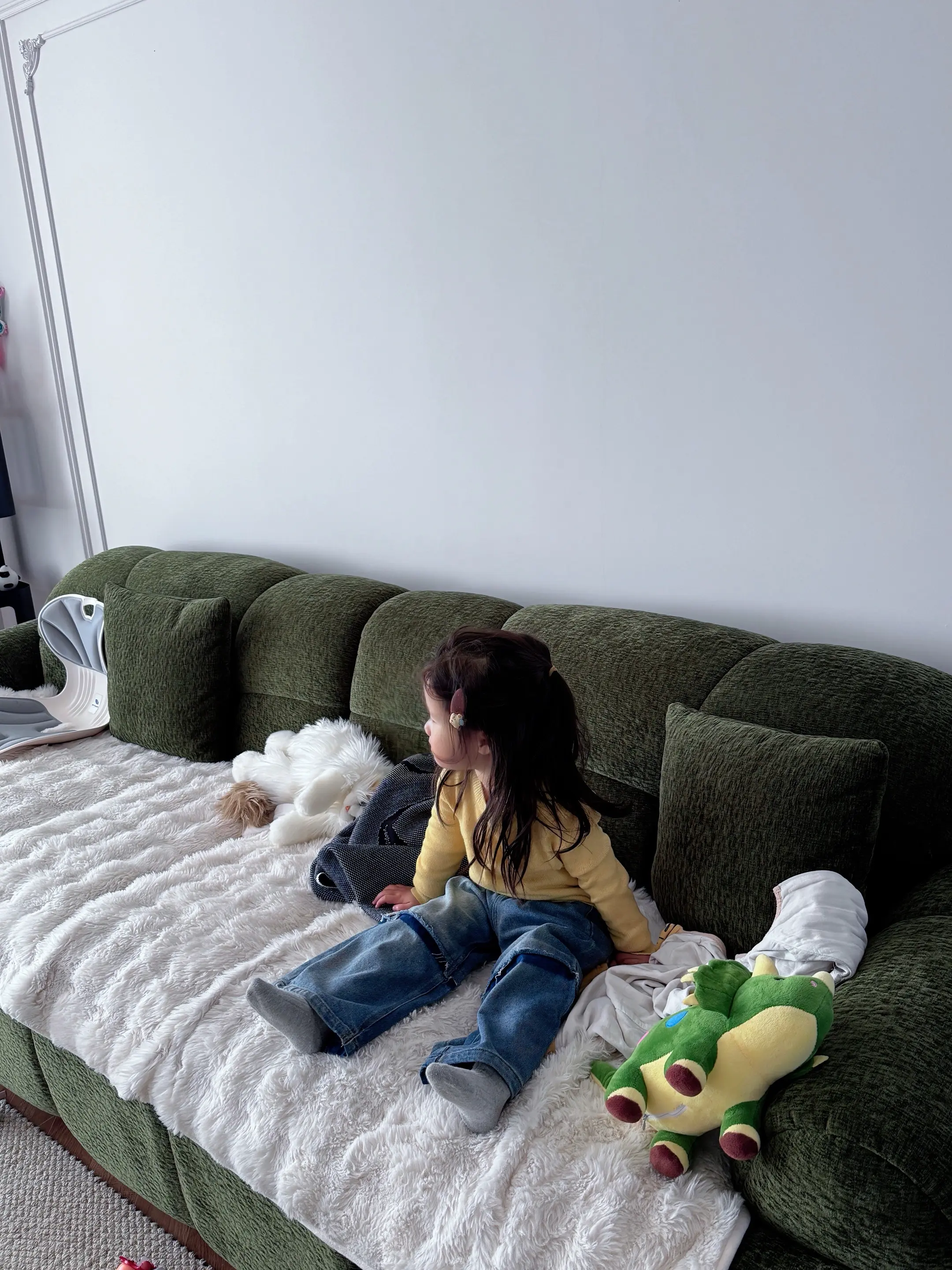 我喜欢自由 可是有个小朋友叫我妈妈。我时常因为她感到疲惫 又时常因为她...
