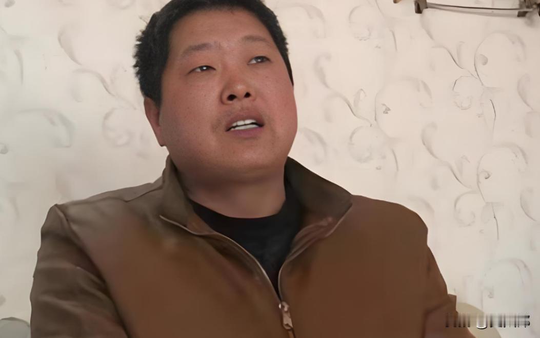 1995年，退伍老兵等不来安置，南下蹬三轮23年，47岁在退役军人事务局看见：“