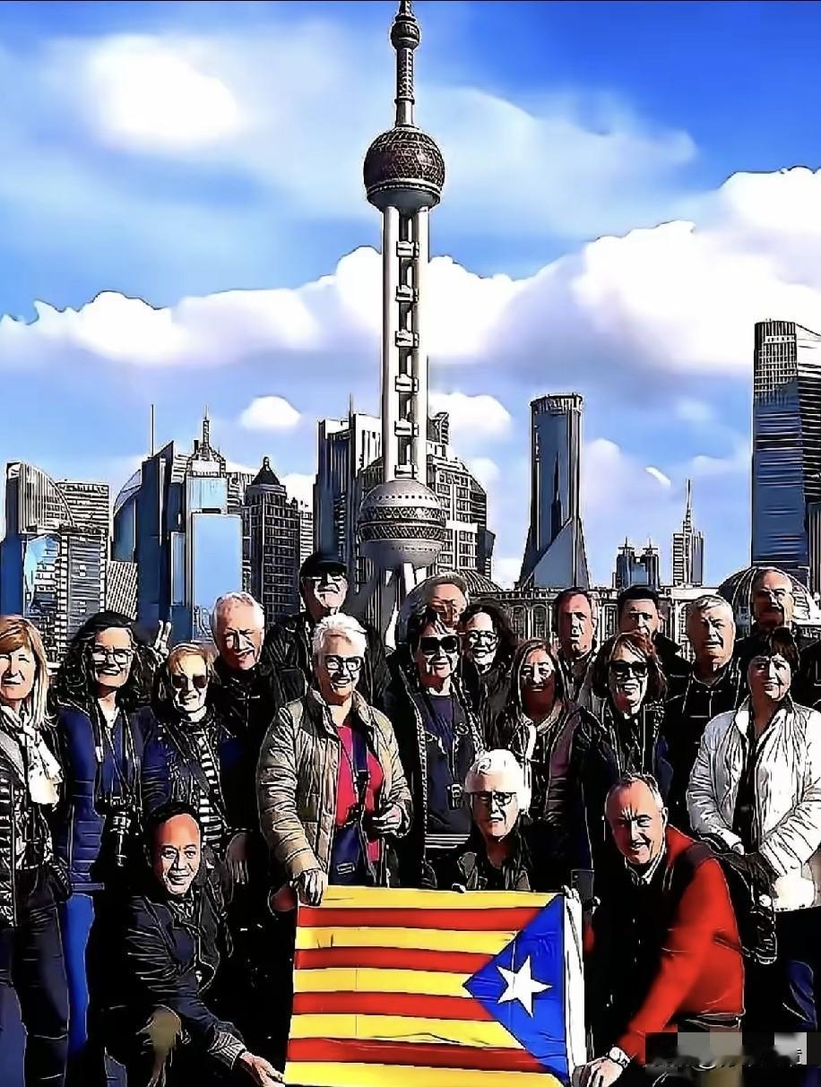 上海浦东机场，一个印度女人等了18小时
​她以为只是过个境。
结果护照被“啪”地