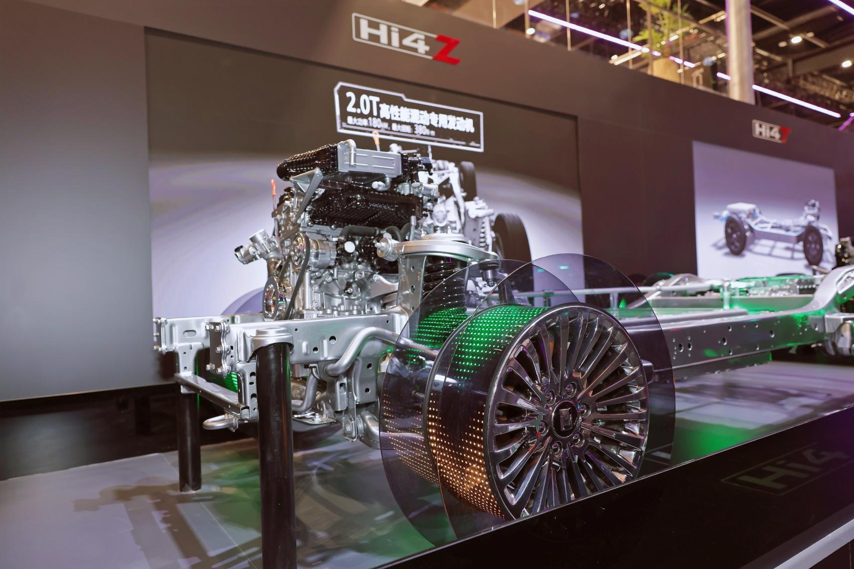 北京车展，坦克品牌邀请实力派演员童瑶，以“全新坦克700首席体验官”的身份证言，