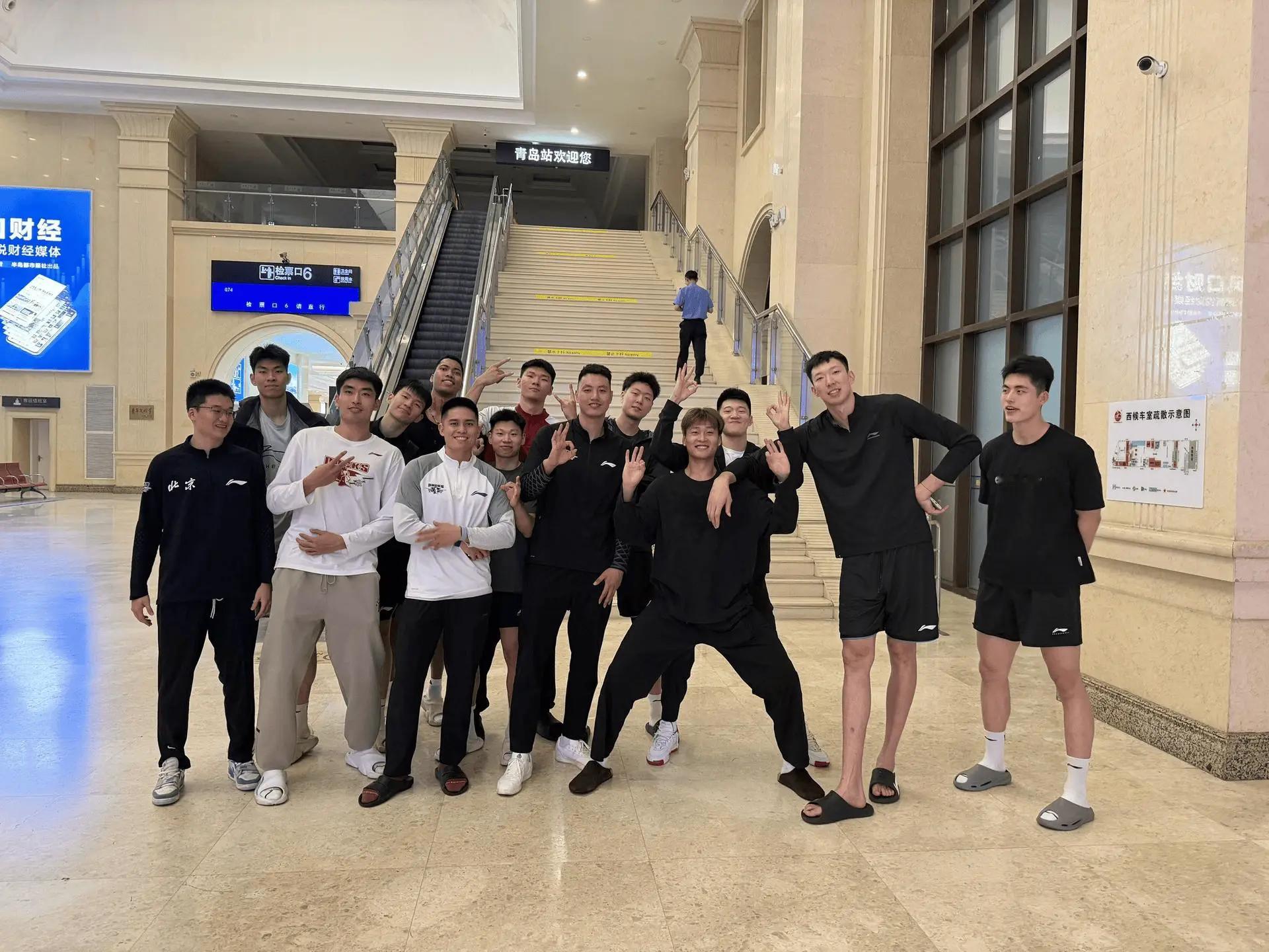 北京首钢男篮多名队员晒照：通过体测！CBA[超话] ​​​