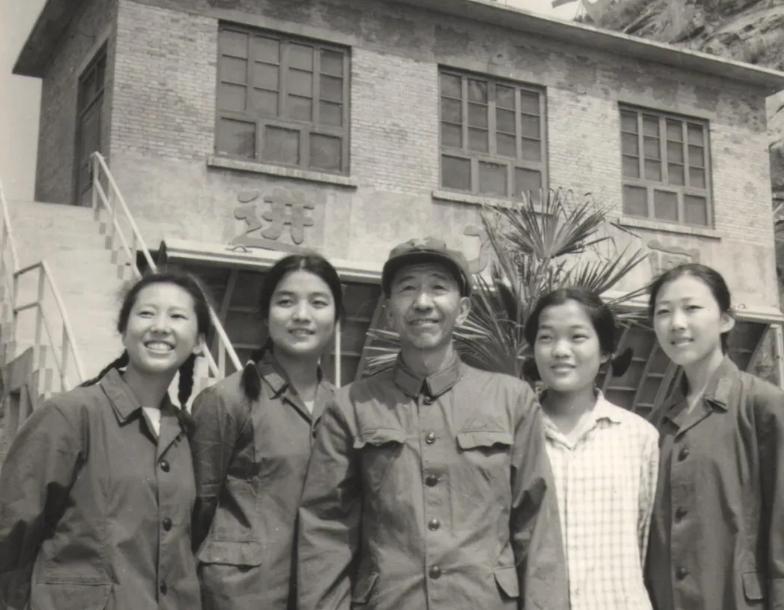 1969年，宝鸡军分区政委吕祖尧，接到一个新任务。给他20万人，几乎没有大型机械