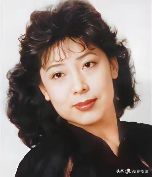 1990年最狠心离婚局！丈夫逼她二选一，关牧村放弃豪宅选幼子，如今结局太解气
 