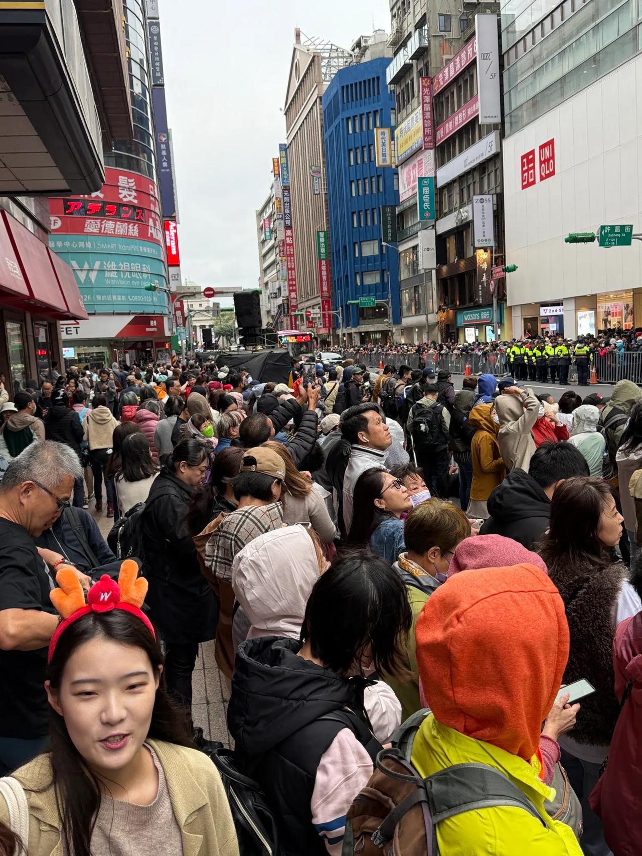 台湾省的优衣库门店门口。