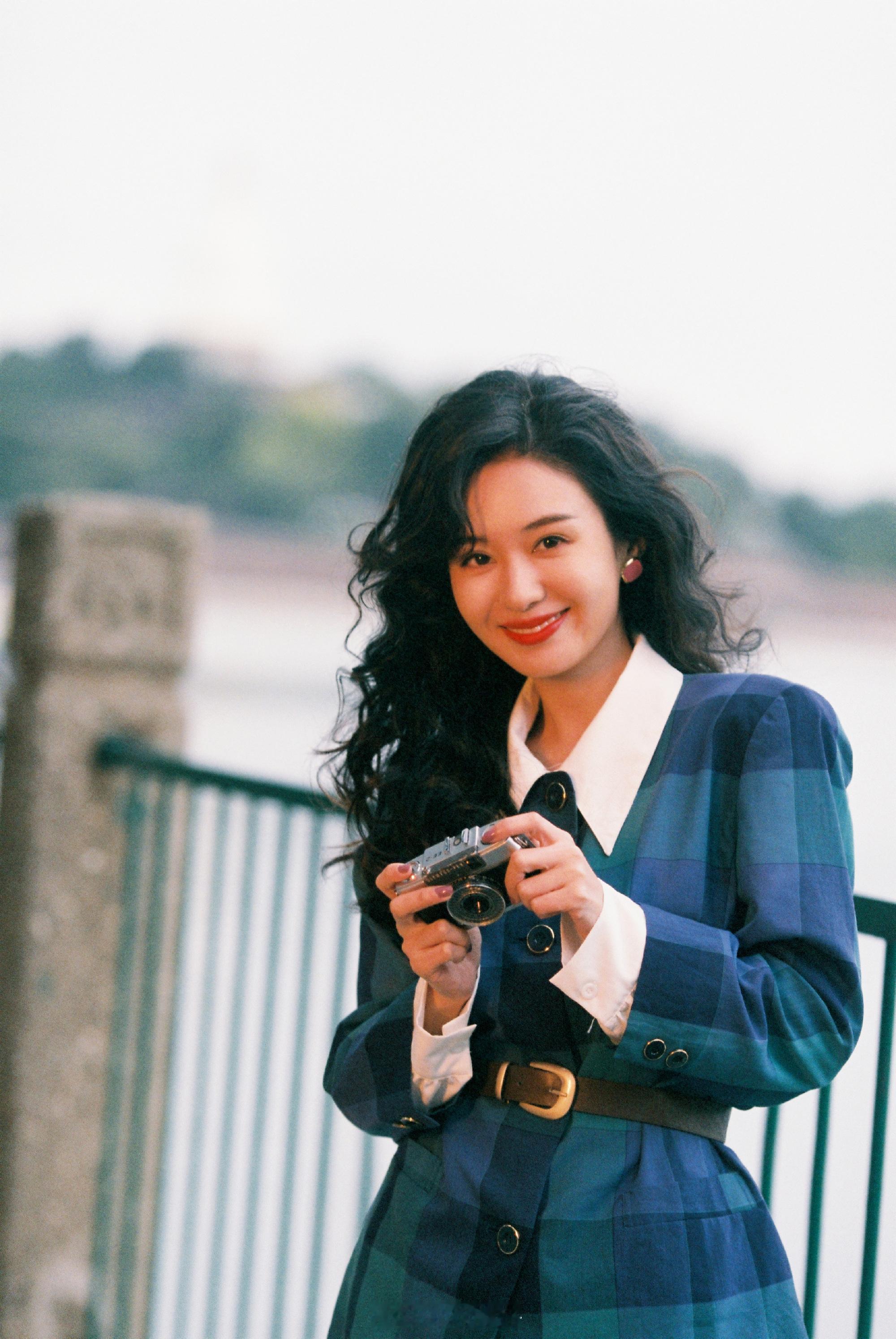 郑合惠子 小姨是种感觉  惠子的每一次亮相，都仿佛是那个年代小姨的再现 