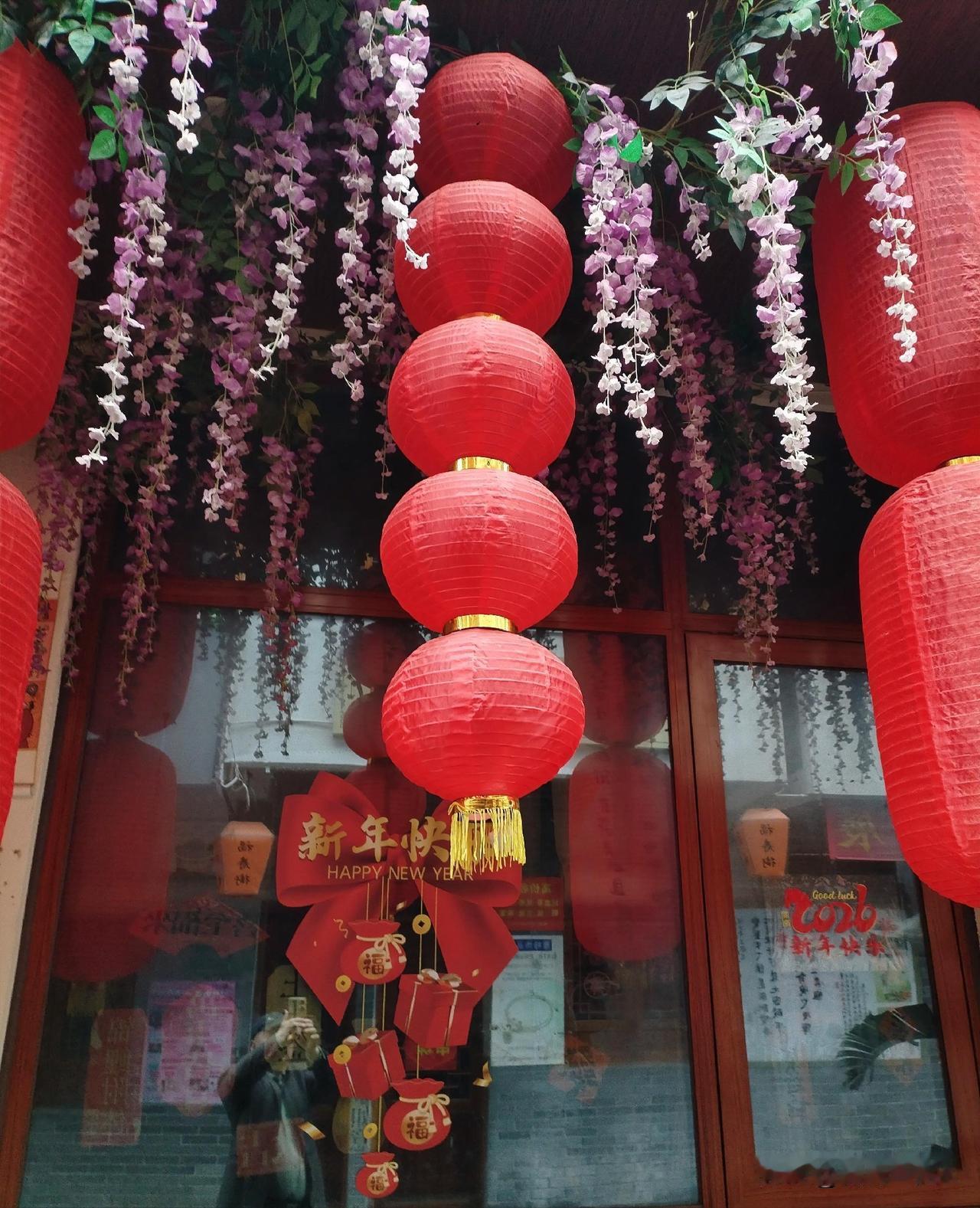 读《今日头条》余庭良先生《姬建福七十寿辰主持词》赏析：
 
上乘庆典主持文稿，贵
