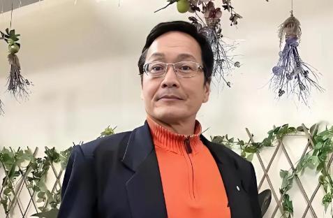台湾媒体人杨实秋曾喊话赖清德：“你最看不起的蒋介石，两个儿子都在台湾，与台湾共存