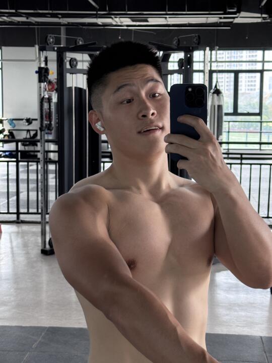 肩前束好像有变好看诶 喜欢😬