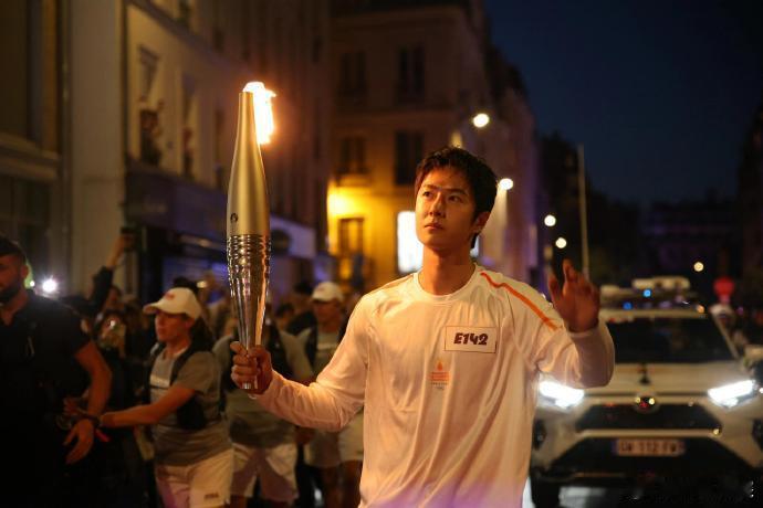 巴黎奥组委拍王一博，我看到了什么[哇]还是官方懂我[打call] ​​​