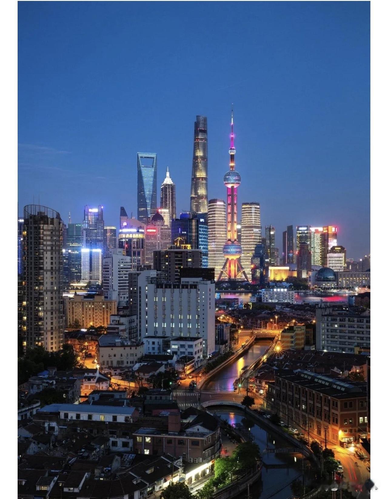 肯定是希望房价涨咯！

不是炒房，就是最实在的大实话。
普通人一辈子攒的首付、月