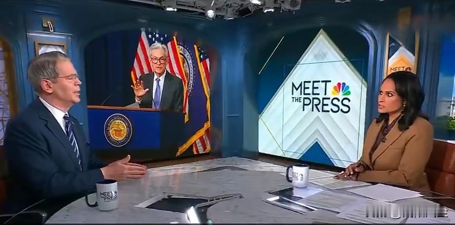 主持人:“司法部正在调查美联储，难道不会削弱美联储的独立性吗？白宫正在建造宴会厅