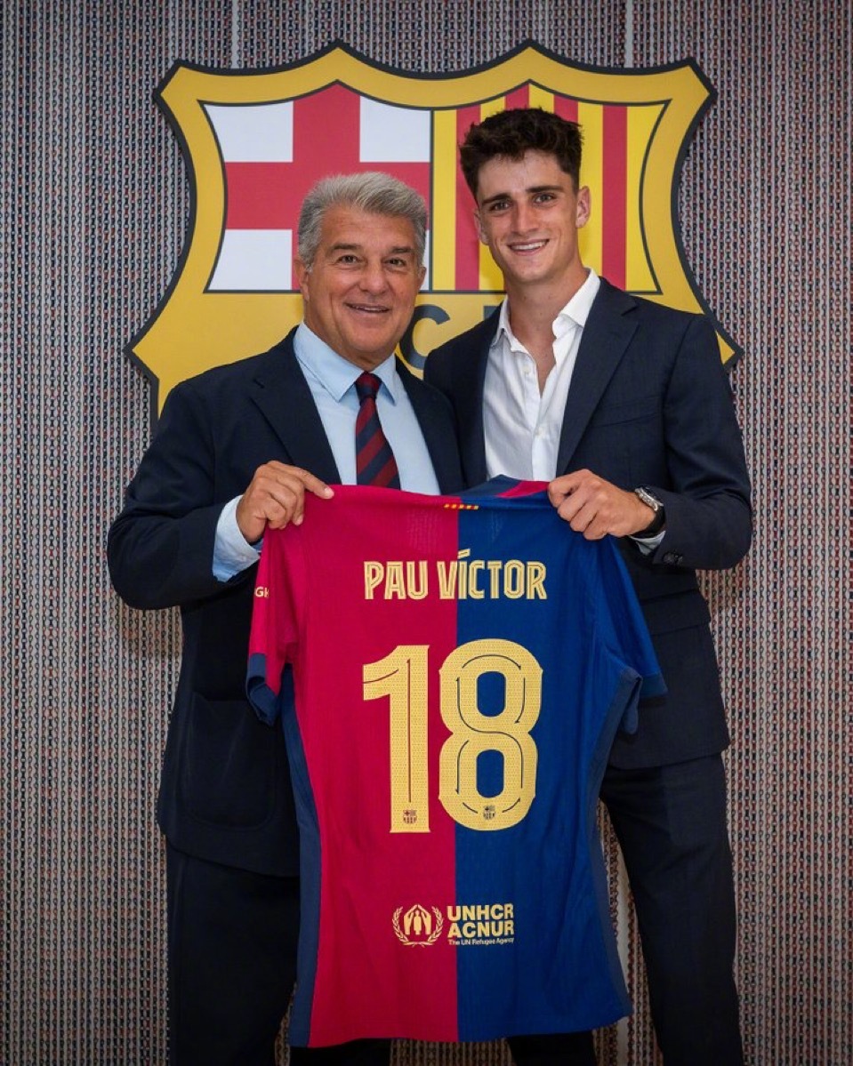 保·维克托与俱乐部续约至2029年。#巴萨# ​​​
