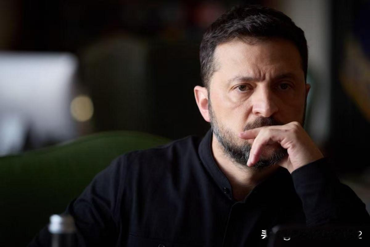 泽连斯基拒绝讨论单方面撤出顿巴斯

乌克兰准备对前线进行暂时“冻结”，但坚决反对