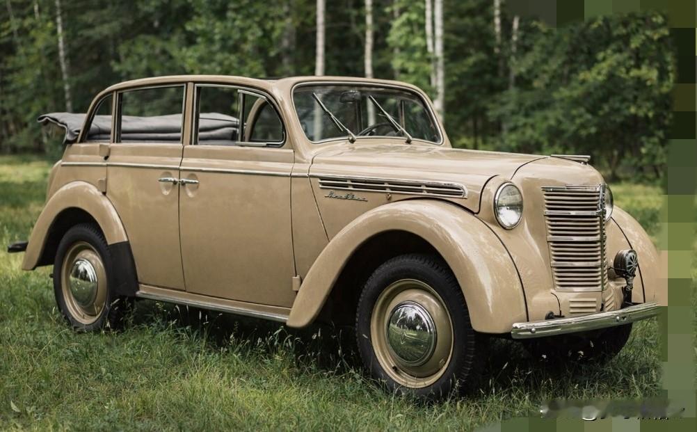 1946年12月，苏联汽车工业开始制造莫斯科人-400型汽车，具体的说这款汽车是