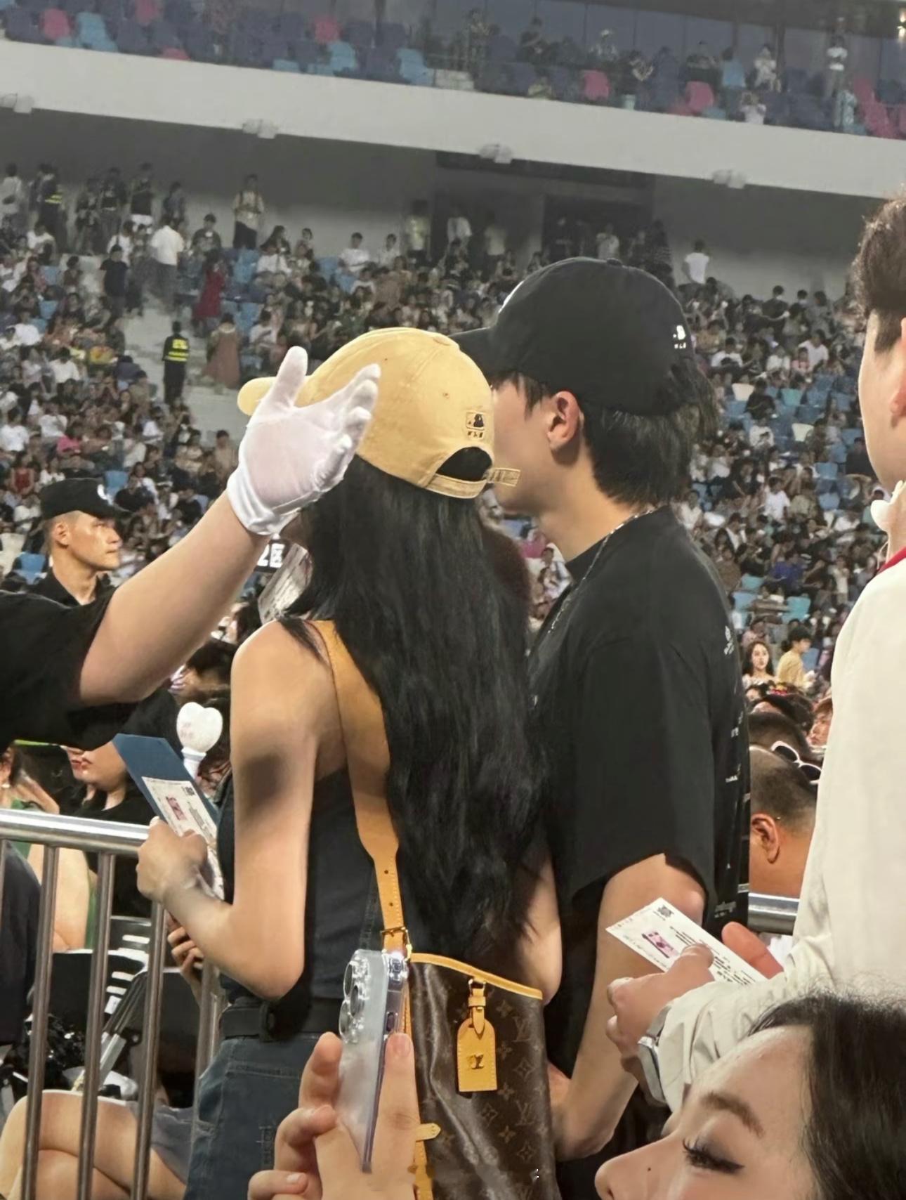 #滕光正说现在单身##滕光正现在单身# 滕光正现在单身了唉 ​​​