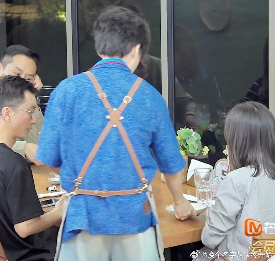 王俊凯一天干了多少事 看到王俊凯每天要处理这么多繁杂的琐事，还要兼顾各种突发状况