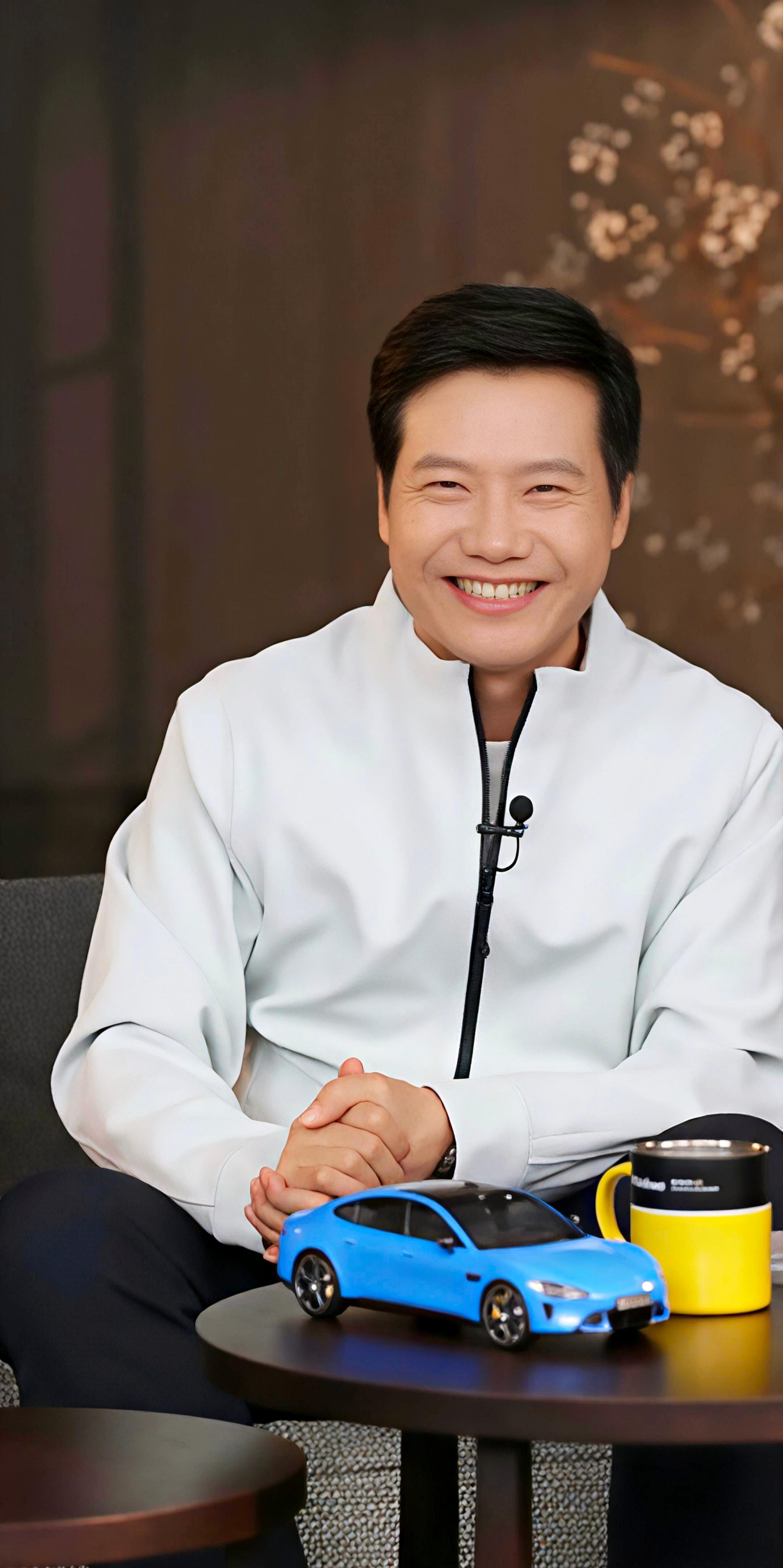 雷军的直播再看了，很服气，这状态感觉越来越好了，很年轻。雷军