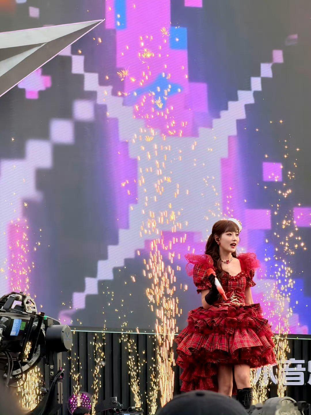 李李艺彤是不是被做局了啊？居然遇到设备出问题这种小概率事件