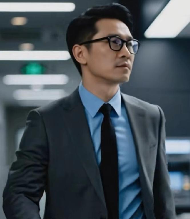 取款超1万就扫码？
银行新规背后的暖心真相！

昨天，

小李在东营银行取钱时，