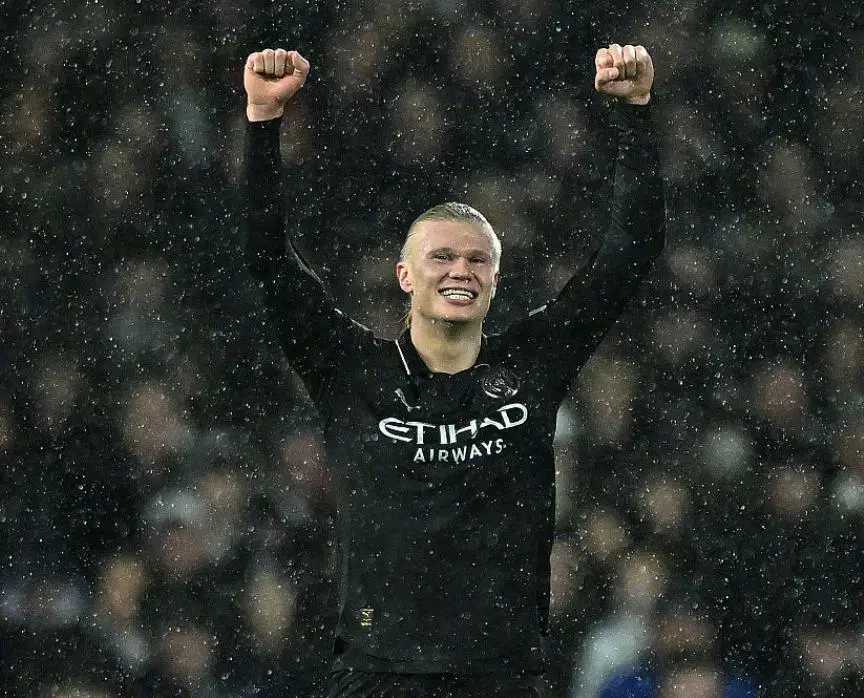 曼城 9球大战+19连胜！哈兰德百球破神迹 福登双响助曼城5-4险胜富勒姆富勒姆