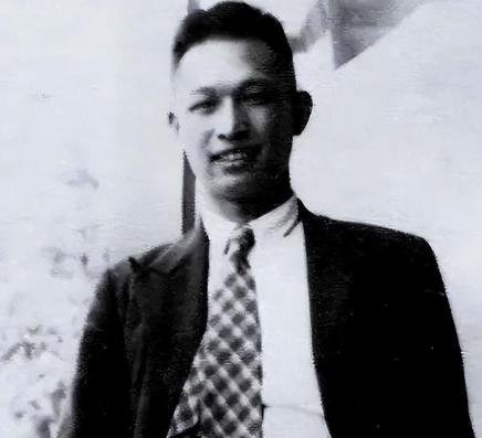 谁也不曾想到，这位在香港打拼多年的富商，一纸来自北京的官方信函揭开隐秘身世

