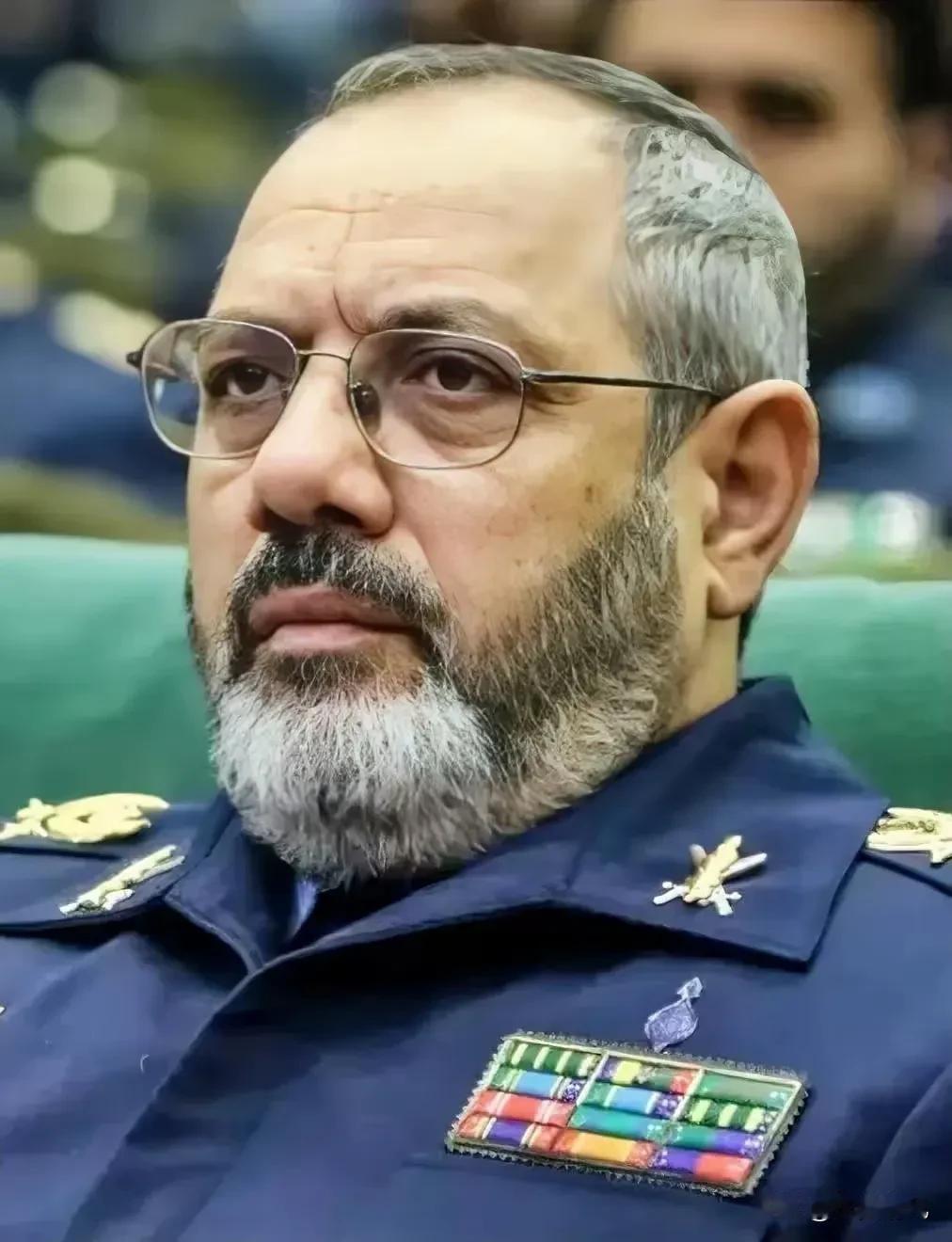 谈判桌下暗流涌动！伊朗总参谋长对美发出战争警告，中东火药桶一触即发？
2026年